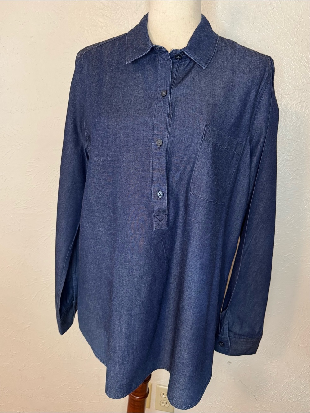 Women’s Old Navy Dark Blue Denim Top L